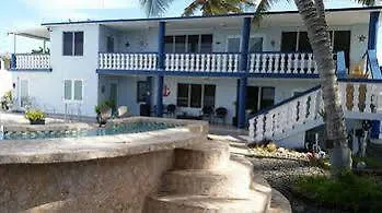 The Beach Guesthouse Pinones Guest house